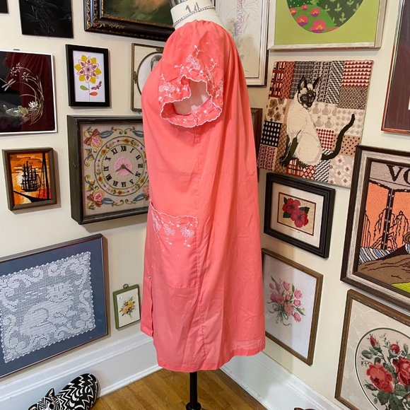 Vintage Super Comfy Orange Snap Housedress with White Embroidery and Pockets XL - Picture 2 of 3